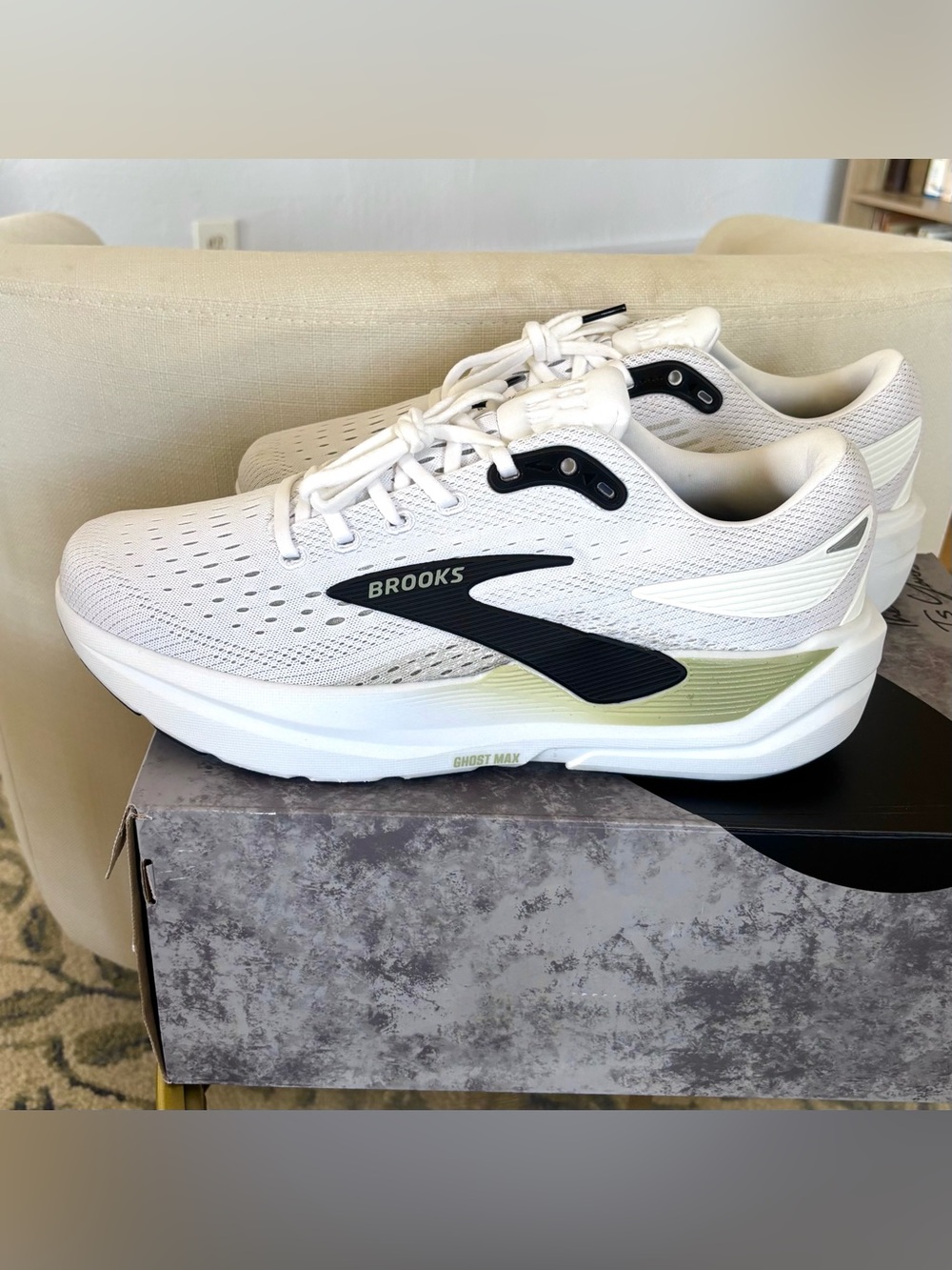 Brooks Ghost Max 3 Bright White Tea Black Mens Running Shoes 10.5 D 1104641D162